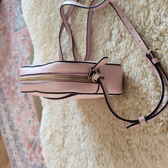 Gorgeous Coach Soft Pink Leather Camera Style Crossbody Bag 💖 - Picture 5 of 16